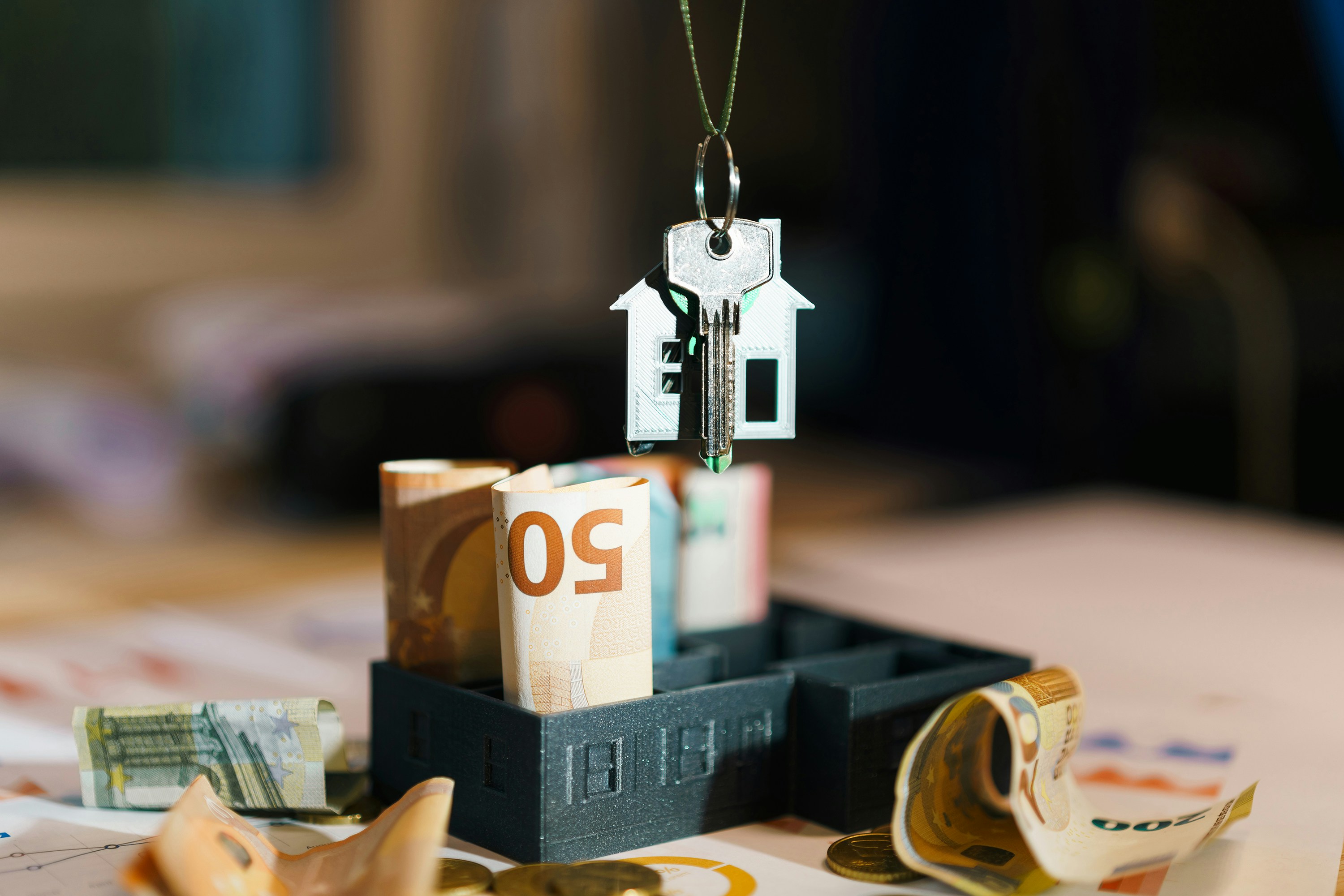 Real Estate vs. Stock Market: Which Investment Strategy Is Right for You?
