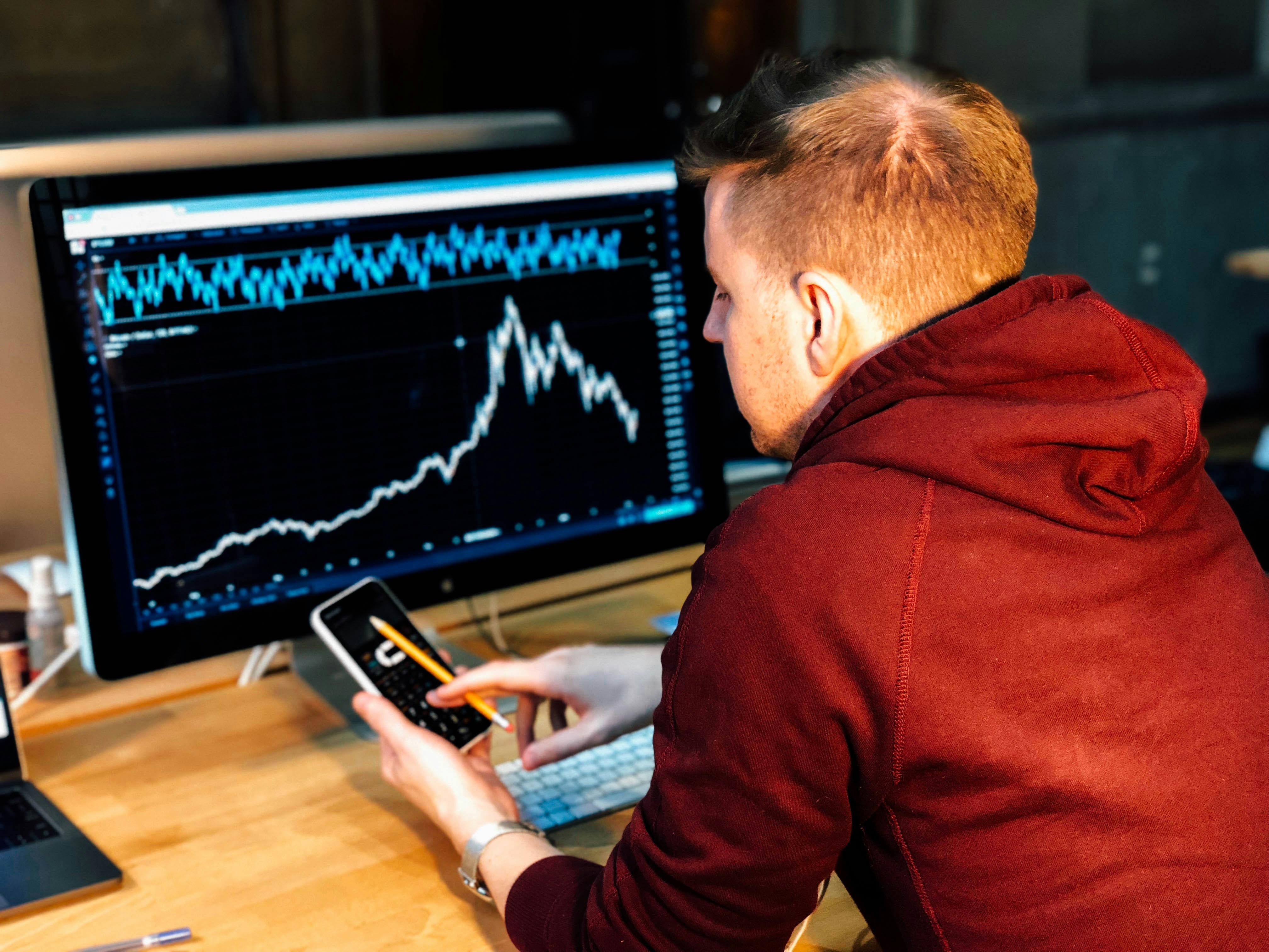 Stock Market Volatility: Strategies for Managing Risk in an Unpredictable Economy